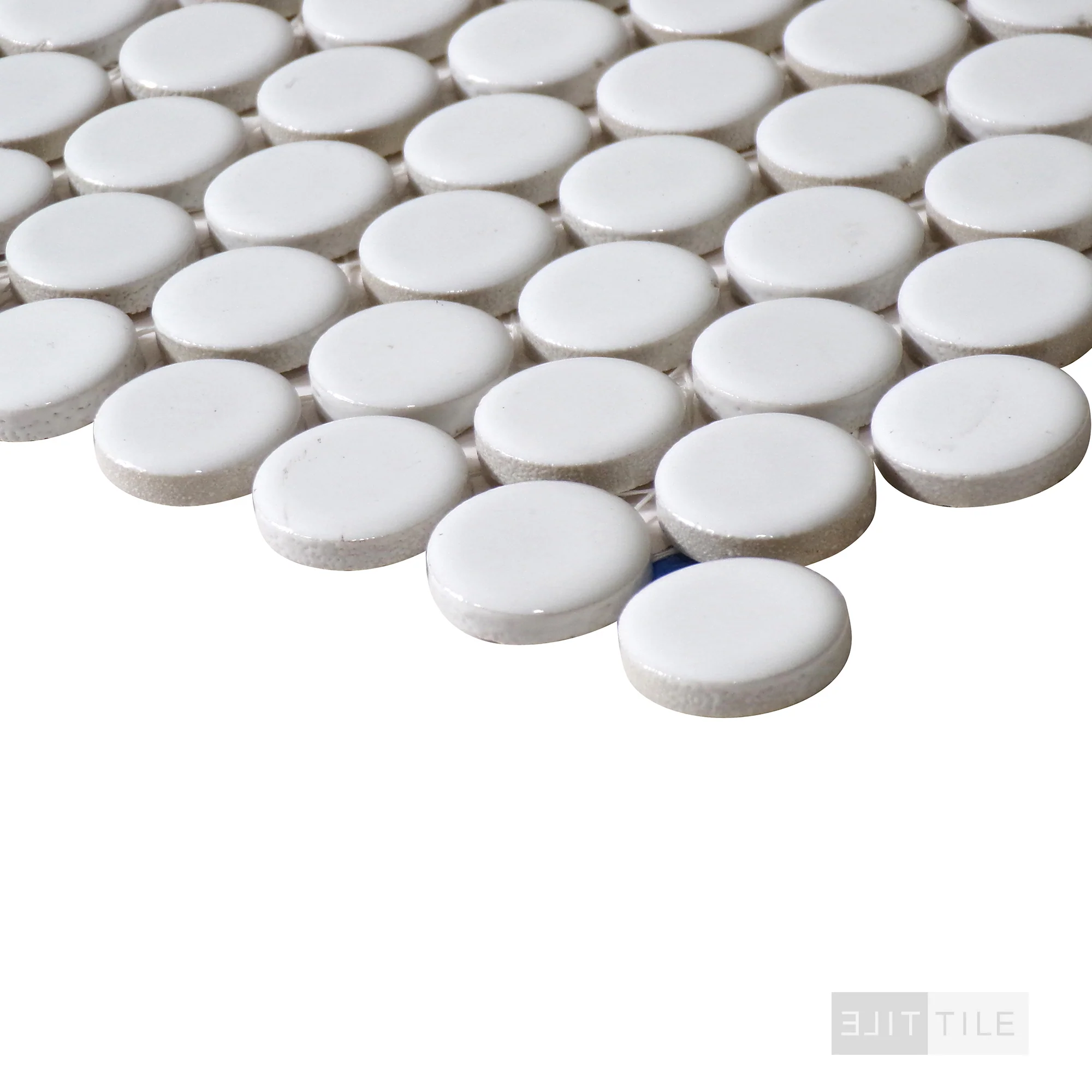 360° 3/4" Penny Round Glazed Porcelain Mosaic 12X12 White Gloss - Image 4