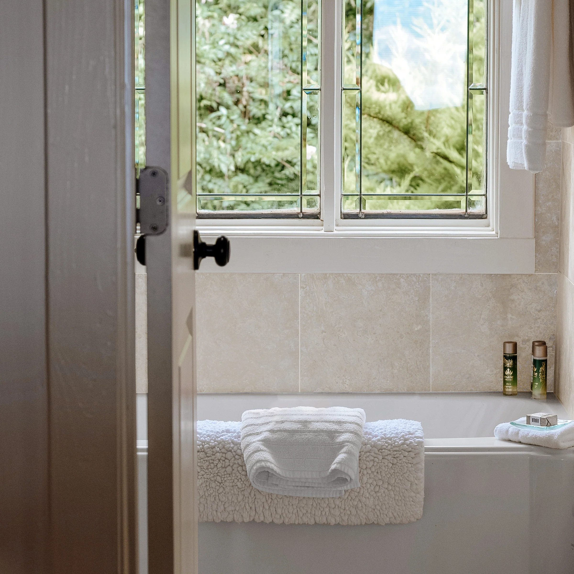 Ivory Premium Travertine 12X12 Filled And Honed - Image 2