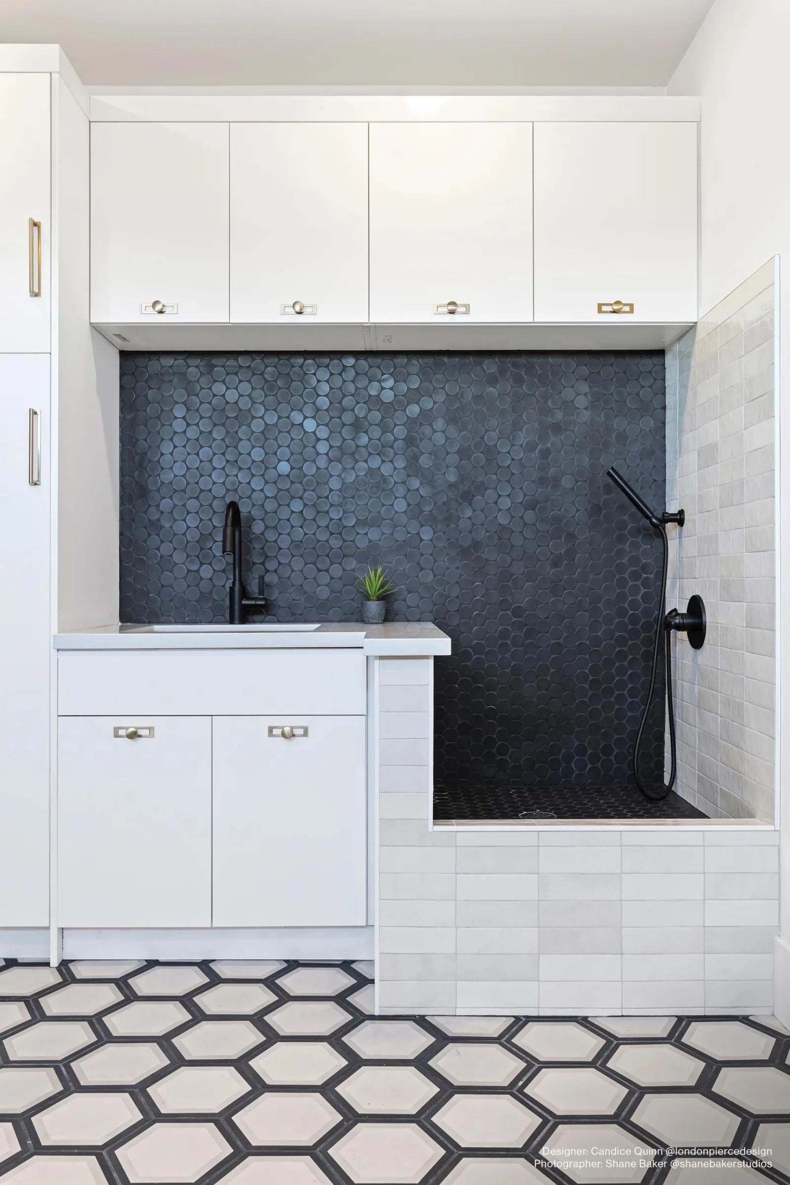 Makoto 2" Round Kuroi Black Matte Mosaic - Image 2