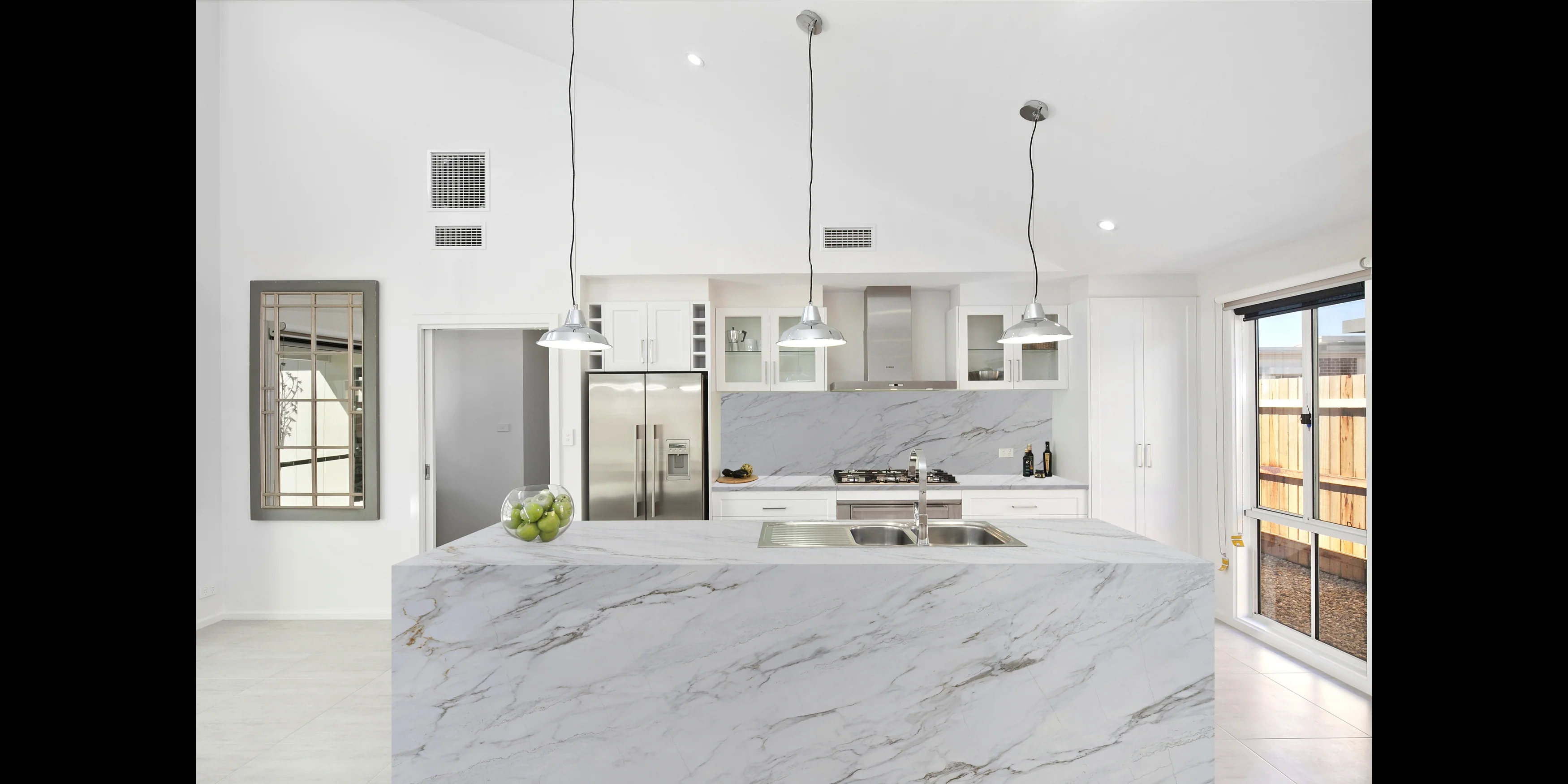 Quartz Prefab Countertop Right 9'X2' Calacatta Venata Polished - Image 2