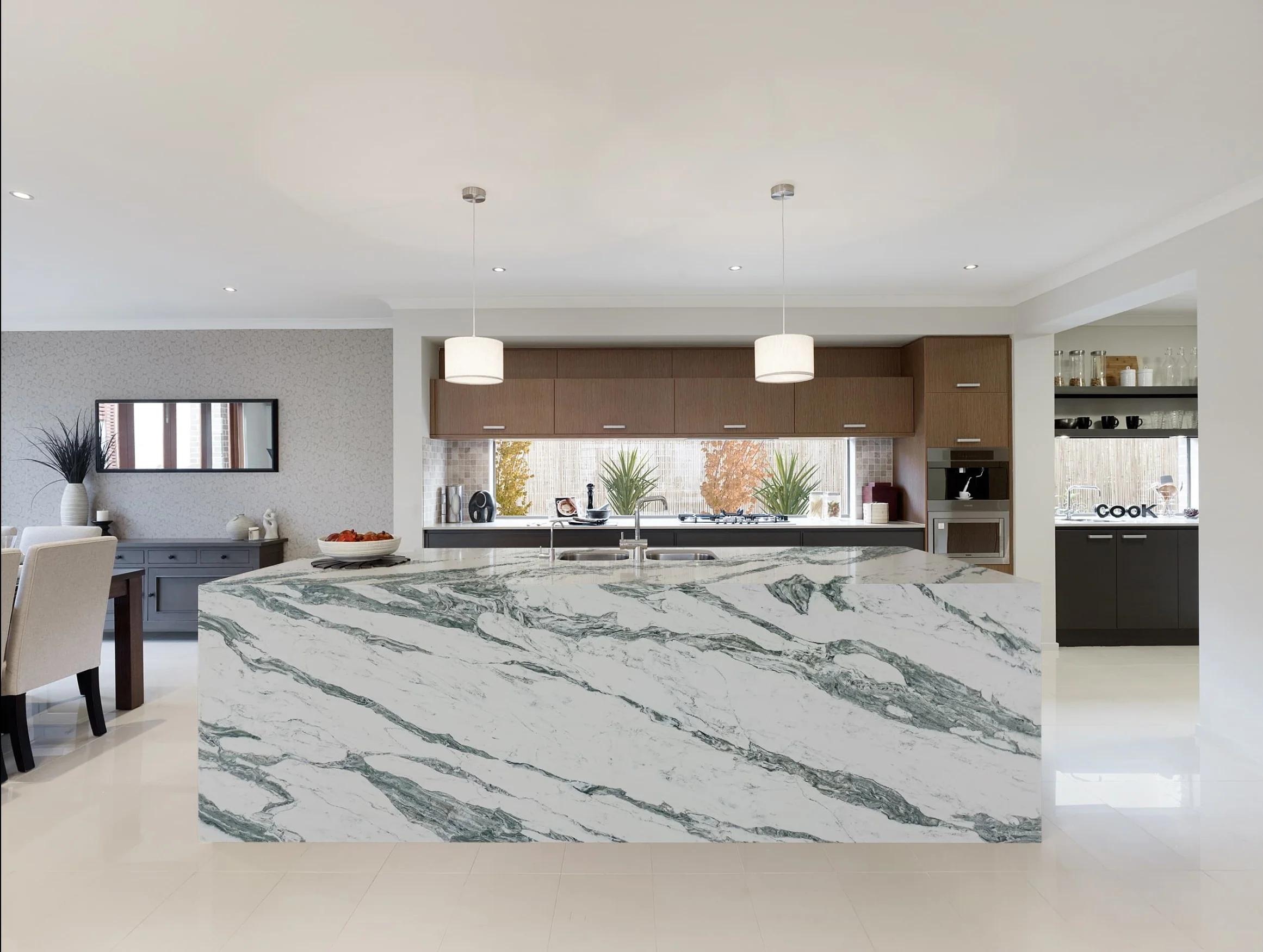 Quartz Prefab Countertop Right 9'X2' Royal Green Polished - Image 2